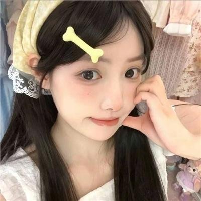 刚开学，校花约我吃饭